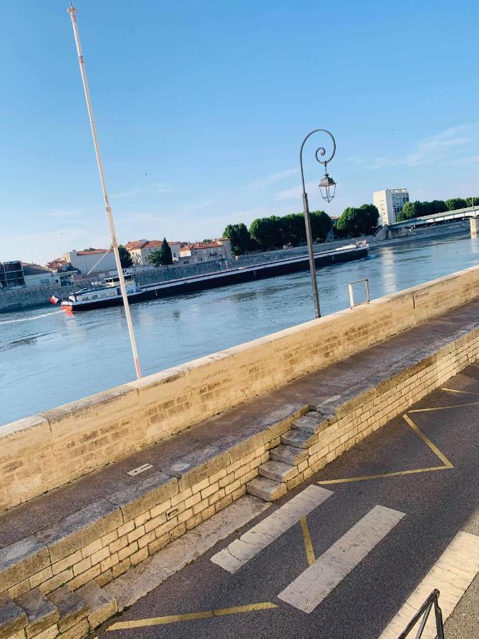 アルルSur Les Quais...アパートメント エクステリア 写真